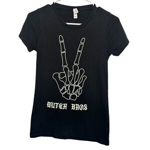 Dutch Bros MEDIUM Black + White Skeleton Peace  Hand 💀 ✌🏻Gothic Print DB 1992